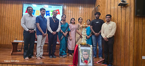 ಉಡುಪಿಯ ಮಣಿಪಾಲದಲ್ಲಿ ಆಯೋಜಿಸಿದ್ದ  ಬಿ.ಟೆಕ್​ ಲ್ಯಾಟರಲ್​ ಎಂಟ್ರಿ ವಿದ್ಯಾರ್ಥಿಗಳ ಶೈಕ್ಷಣಿಕ ಕಾರ್ಯಾಗಾರವನ್ನು ಡಾ. ಚಂದ್ರಕಲಾ ಸಿ.ಬಿ. ಉದ್ಘಾಟಿಸಿದರು. ಡಾ. ರವಿಪ್ರಕಾಶ್​ ವೈ., ಡಾ. ಹರಿಕೃಷ್ಣ, ವಿದ್ಯಾರ್ಥಿಗಳಿದ್ದರು.