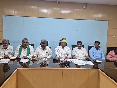 Protest ಸುದ್ದಿಗೋಷ್ಠಿಯಲ್ಲಿ ವಿವರ ನೀಡಿದ ಚಳವಳಿ ರಾಜ್ಯ ಸಂಚಾಲಕ ಶಿವಾನಂದ ಮುತ್ತಣ್ಣವರ.