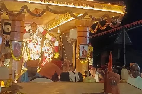 ಮಂಗಳವಾರ ಸಂಜೆ ಹಳದೀಪುರಕ್ಕೆ ಆಗಮಿಸಿದ ಶ್ರೀರಾಮ ದಿಗ್ವಿಜಯ ರಥಯಾತ್ರೆಯನ್ನು(Rathayatre) ಭವ್ಯವಾಗಿ ಸ್ವಾಗತಿಸಲಾಯಿತು.