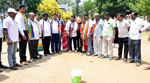 ಮಂಡ್ಯ ನಗರದ ಜಿಲ್ಲಾ ಸೌಹಾರ್ದ ಸಹಕಾರಿ ಸಂಘಗಳ ಒಕ್ಕೂಟದಿಂದ ಆಯೋಜಿಸಿದ್ದ ಕ್ರೀಡಾಕೂಟಕ್ಕೆ ಎಂಡಿಸಿಸಿ ಬ್ಯಾಂಕ್ ಅಧ್ಯಕ್ಷ ಸಚ್ಚಿನ್ ಚಲುವರಾಯಸ್ವಾಮಿ ಚಾಲನೆ ನೀಡಿದರು. 