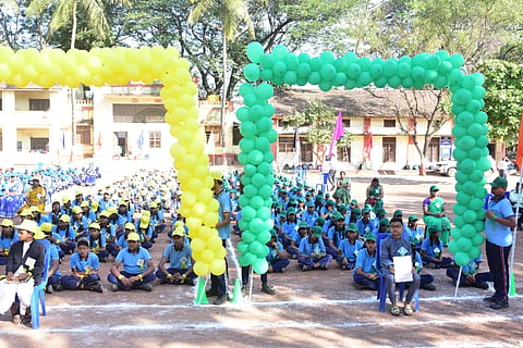 ಧಾರವಾಡ ಕರ್ನಾಟಕ ಪ್ರೌಢಶಾಲೆಯಲ್ಲಿ ಸೋಮವಾರ ಪ್ರಸಕ್ತ ಸಾಲಿನ ಶೈಕ್ಷಣಿಕ ಕ್ರೀಡಾ ಹಬ್ಬ ಉದ್ಘಾಟಿನೆ