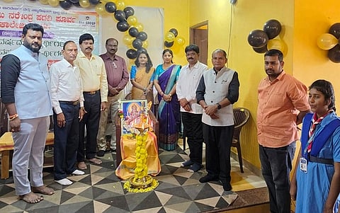 ಬೀದರ್‍ನ ಶ್ರೀ ಸ್ವಾಮಿ ನರೇಂದ್ರ ಪದವಿಪೂರ್ವ ಕಾಲೇಜಿನಲ್ಲಿ ನಡೆದ ಪ್ರಥಮ ಪಿಯುಸಿ ವಿದ್ಯಾರ್ಥಿಗಳ ಸ್ವಾಗತ ಕಾರ್ಯಕ್ರಮವನ್ನು ಶಾಲಾ ಶಿಕ್ಷಣ ಇಲಾಖೆ (ಪದವಿಪೂರ್ವ) ಉಪ ನಿರ್ದೇಶಕ ಚಂದ್ರಕಾಂತ ಗಂಗಶೆಟ್ಟಿ ಉದ್ಘಾಟಿಸಿದರು.