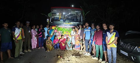 ಸುಳಗೇರಿ ಗ್ರಾಮಕ್ಕೆ ಬಸ್‌ ಸೇವೆ ಮರು ಪ್ರಾರಂಭವಾಯಿತು.