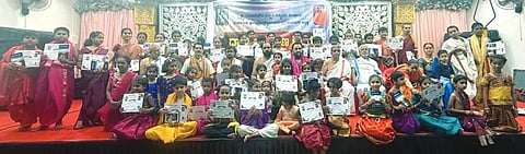summer camp ಹುಬ್ಬಳ್ಳಿಯ ಭವಾನಿನಗರದ ನಂಜನಗೂಡು ಶ್ರೀರಾವೇಂದ್ರ ಸ್ವಾಮಿ ಮಠದಲ್ಲಿ ಏರ್ಪಡಿಸಿದ್ದ ಶಿಬಿರದಲ್ಲಿ ಪಾಲ್ಗೊಂಡ ಮಕ್ಕಳು.