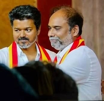 ಮೆಟ್ಟುಪಾಳ್ಯಂ ಕ್ಷೇತ್ರದಿಂದ ಟಿವಿಕೆ ಪಕ್ಷದಿಂದ ಆಯ್ಕೆಯಾದ ತುರುವೇಕೆರೆ ಮೂಲದ ಸುನಿಲ್​ ಆನಂದ್​. 
