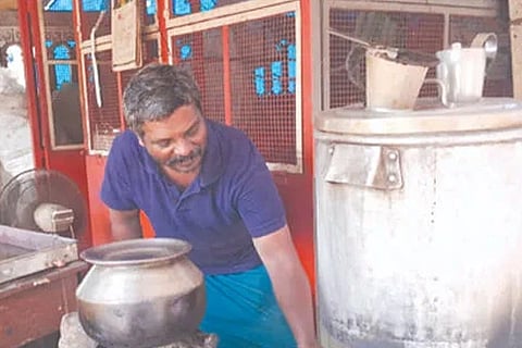 ಗ್ಯಾಸ್​ ಬೆಲೆ ಎಷ್ಟೇ ಹೆಚ್ಚಾಗಲಿ ನಾನಂತೂ ದರ ಏರಿಕೆ ಮಾಡಲ್ಲ: ಟೀ ವ್ಯಾಪಾರಿ ಕೊಟ್ಟ ಅಚ್ಚರಿ ಕಾರಣ ಇಲ್ಲಿದೆ...Tea