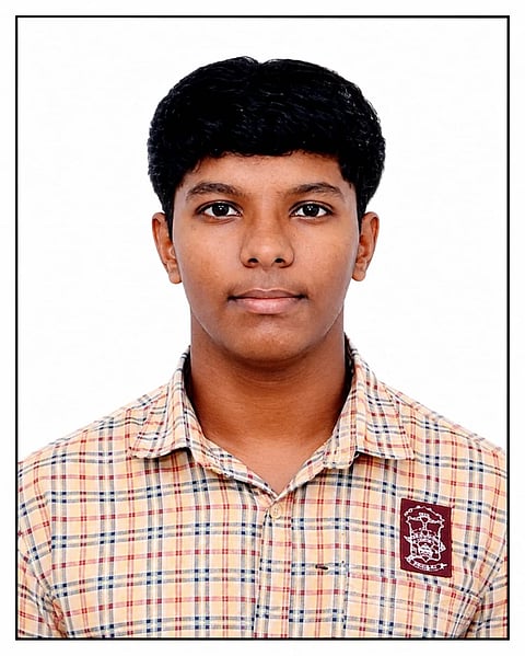 ರಾಜ್ಯ ಮಟ್ಟದ ಲಾನ್​ ಟೆನ್ನಿಸ್​ ಕ್ರೀಡಾಕೂಟಕ್ಕೆ ಆಯ್ಕೆಯಾದ ಉಡುಪಿ ಎಂಜಿಎಂ ಕಾಲೇಜಿನ ವಿದ್ಯಾರ್ಥಿ ಆಡನ್​ ಕ್ಲಿಯೋನ್​.