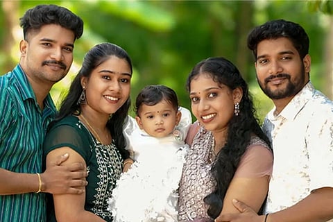 ಜೀವನದಲ್ಲೇ CTRL+C, CTRL+V: ಒಂದೇ ಅಂಕ, ಸತತ ಸರ್ಕಾರಿ ರ‍್ಯಾಂಕ್, ಒಂದೇ ಕೆಲ್ಸ, ಪತ್ನಿಯರೂ ಅವಳಿ ಸಹೋದರಿಯರು! Twin brothers 