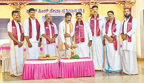  ‘ಆಟಿಡೊಂಜಿ ಕೂಡಾಟಿಕೆ’ಯನ್ನು  ಬಿಜೆಪಿ ಜಿಲ್ಲಾಧ್ಯಕ್ಷ ಸತೀಶ್ ಕುಂಪಲ ಉದ್ಘಾಟಿಸಿದರು. ಭಗತ್ ಸಿಂಗ್ ಸೇವಾ ಪ್ರತಿಷ್ಠಾನ ಅಧ್ಯಕ್ಷ ಜೀವನ್ ಕುಮಾರ್ ತೊಕ್ಕೊಟ್ಟು, ಗೌರವಾಧ್ಯಕ್ಷ ಆನಂದ ಕೆ.ಅಸೈಗೋಳಿ, ಕೊಂಡಾಣ ಕ್ಷೇತ್ರ ವ್ಯವಸ್ಥಾಪನಾ ಸಮಿತಿ ಮಾಜಿ ಟ್ರಸ್ಟಿ ಚಿದಾನಂದ ಪೂಜಾರಿ ಉಪಸ್ಥಿತರಿದ್ದರು. 