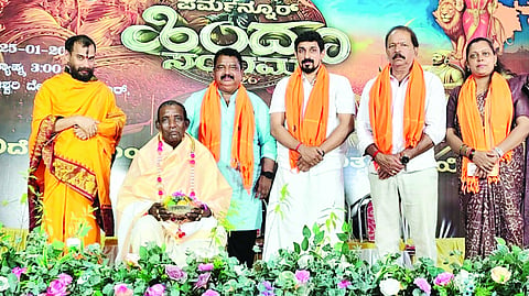 ಪೆರ್ಮನ್ನೂರು ಮಂಡಲ ಹಿಂದೂ ಸಂಗಮ ಕಾರ್ಯಕ್ರಮದಲ್ಲಿ ಮಾಯಿಲ ಕುತ್ತಾರು ಅವರನ್ನು ಸನ್ಮಾನಿಸಲಾಯಿತು. ಸ್ವಾಮಿ ಪ್ರಸಾದ್ ಮಂಗಳೂರು, ಗಿರೀಶ್ ಕುಮಾರ್ ಯು.ಕೆ., ಜಗದೀಶ ಸಾಲಿಯಾನ್, ಗಾಯತ್ರಿ ಕಿಶೋರ್ ಉಪಸ್ಥಿತರಿದ್ದರು.