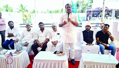 ಕುಂಡೂರು ಉರುಸ್ ಪ್ರಯುಕ್ತ ನಡೆದ ಪೂರ್ವಭಾವಿ ಸಭೆಯಲ್ಲಿ ವಿಧಾನಸಭಾಧ್ಯಕ್ಷ ಯು.ಟಿ.ಖಾದರ್ ಮಾತನಾಡಿದರು. 