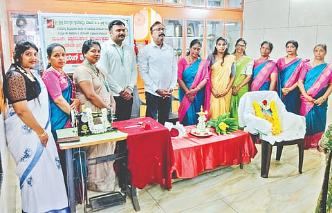 ಮೊಗವೀರಪಟ್ಣ ಮಾರುತಿ ಯುವಕ ಮಂಡಲದಲ್ಲಿ ಟೈಲರಿಂಗ್ ತರಬೇತಿ ಉದ್ಘಾಟನಾ ಕಾರ್ಯಕ್ರಮ ನಡೆಯಿತು. ದಿನೇಶ್ ಕರ್ಕೇರ, ಆದರ್ಶ್ ಆರ್., ಶರ್ಮಿಳಾ, ಸಂಪನ್ಮೂಲ ವ್ಯಕ್ತಿ ನಿಶಾ ಮೊದಲಾದವರಿದ್ದರು.