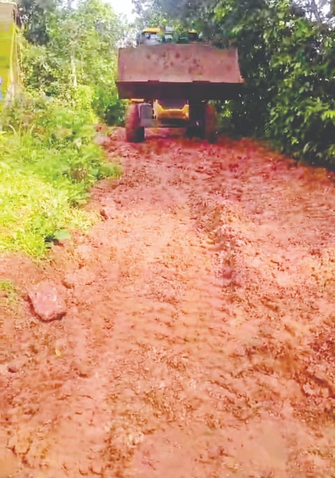 ಕಲ್ಲಾಜೆ ರಸ್ತೆ ಕಾಮಗಾರಿ ಆರಂಭಗೊಂಡಿರುವುದು.