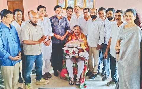 ಕೊಣಾಜೆ ವಿವಿದ್ಧೋದ್ದೇಶ ಸಹಕಾರಿ ಸಂಘದಿಂದ ಆರೋಗ್ಯ ಸಚಿವ ಯು.ಟಿ.ಖಾದರ್ ಅವರಿಗೆ ಗೌರವಾಭಿನಂದನೆ ಸಲ್ಲಿಸಲಾಯಿತು. ಸಂಘ ಅಧ್ಯಕ್ಷ ಸಂತೋಷ್ ಶೆಟ್ಟಿ ಪುಲ್ಲು, ನಿವೃತ್ತ ಮುಖ್ಯಶಿಕ್ಷಕ ರವೀಂದ್ರ ರೈ ಕಲ್ಲಿಮಾರ್, ಮುಡಿಪು ಬ್ಲಾಕ್ ಕಾಂಗ್ರೆಸ್ ಅಧ್ಯಕ್ಷ ಪ್ರಶಾಂತ್ ಕಾಜವ ಮಿತ್ತಕೋಡಿ ಮತ್ತಿತರರು ಉಪಸ್ಥಿತರಿದ್ದರು.  