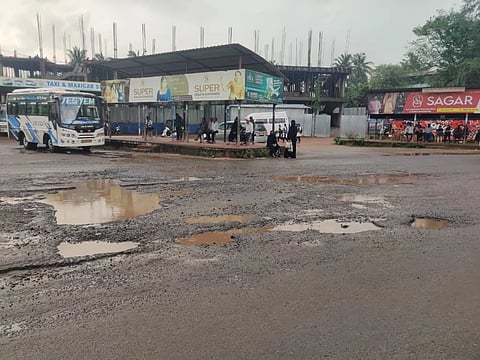 ತೊಕ್ಕೊಟ್ಟು ಬಸ್ ತಂಗುದಾಣ.