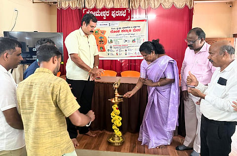  ಪಿ.ಎಂ. ಸ್ವನಿಧಿ ಯೋಜನೆಯ ಲೋಕ ಕಲ್ಯಾಣ ಮೇಳವನ್ನು ಸೋಮೇಶ್ವರ ಪುರಸಭೆ ಉಪಾಧ್ಯಕ್ಷ ರವಿಶಂಕರ್ ಉದ್ಘಾಟಿಸಿದರು. ಪುರಸಭಾ ಅಧ್ಯಕ್ಷೆ ಕಮಲ, ಜಿಲ್ಲಾ ಅಭಿಯಾನ ವ್ಯವಸ್ಥಾಪಕ ಅಚ್ಯುತ ನಾಯ್ಕ ಮೂಡುಬಗೆ, ಸ್ಥಾಯಿ ಸಮಿತಿ ಅಧ್ಯಕ್ಷ ಪುರುಷೋತ್ತಮ ಗಟ್ಟಿ ಮತ್ತಿತರರು ಉಪಸ್ಥಿತರಿದ್ದರು.  
