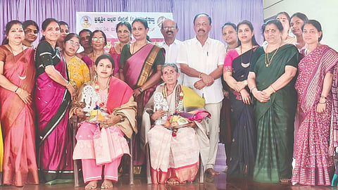  ಹಿರಿಯರಾದ ಹರಿಣಾಕ್ಷಿ, ರಾಜ್ಯ ಮತ್ತು ರಾಷ್ಟ್ರಮಟ್ಟದ ಕ್ರೀಡಾಪಟು ಡಾ.ಶಿಲ್ಪಶ್ರೀ ಕುಂಪಲ ಅವರನ್ನು ಸನ್ಮಾನಿಸಲಾಯಿತು. ಬ್ರಹ್ಮಶ್ರೀ ಬಿಲ್ಲವ ವೇದಿಕೆ ಅಧ್ಯಕ್ಷ ಕೆ.ಟಿ.ಸುವರ್ಣ, ಮಹಿಳಾ ವೇದಿಕೆ ಅಧ್ಯಕ್ಷೆ ಗಂಗಾ ಆನಂದ್, ಸುರೇಖಾ ಎಚ್.ಎಸ್.ಪೂಜಾರಿ ಇನ್ನಿತರರು ಉಪಸ್ಥಿತರಿದ್ದರು.