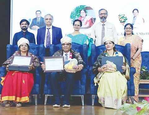  ಶಿಕ್ಷಕರ ದಿನಾಚರಣೆ ಪ್ರಯುಕ್ತ ಸಾಧಕ ಶಿಕ್ಷಕರಾದ ಡಾ.ಅಭಯ್ ಎಸ್.ನಿರ್ಗುಡೆ, ಡಾ.ಭಾಗ್ಯ ಬಿ.ಶರ್ಮಾ ಹಾಗೂ ಡಾ.ಅಶ್ವಿನಿ ಎಸ್.ಶೆಟ್ಟಿ ಅವರನ್ನು ಸನ್ಮಾನಿಸಲಾಯಿತು.