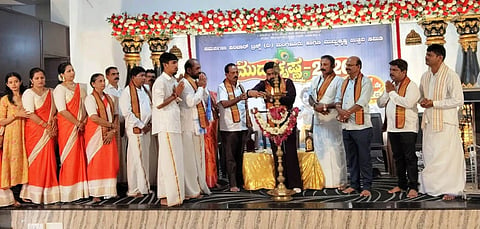  ಮುದ್ದುಕೃಷ್ಣ-2026 ಉತ್ಸವಕ್ಕೆ ಕುಲಾಲ ಸಂಘ ಅಧ್ಯಕ್ಷ ಅನಿಲ್ ದಾಸ್ ಚಾಲನೆ ನೀಡಿದರು. ಮಂಗಳೂರು ವಿವಿ ನಾರಾಯಣಗುರು ಅಧ್ಯಯನ ಪೀಠದ ಸದಸ್ಯ ಆನಂದ ಕೆ.ಅಸೈಗೋಳಿ, ಮಾಡೂರು ಶ್ರೀ ಅಯ್ಯಪ್ಪ ಮಂದಿರ ಅಧ್ಯಕ್ಷ ಶ್ರೀಧರ್ ಶೆಟ್ಟಿ, ಬೆಲ್ಮ ಗ್ರಾಪಂ ಮಾಜಿ ಅಧ್ಯಕ್ಷೆ ವಿಜಯ ಕೃಷ್ಣಪ್ಪ ಮೊದಲಾದವರು ಉಪಸ್ಥಿತರಿದ್ದರು.