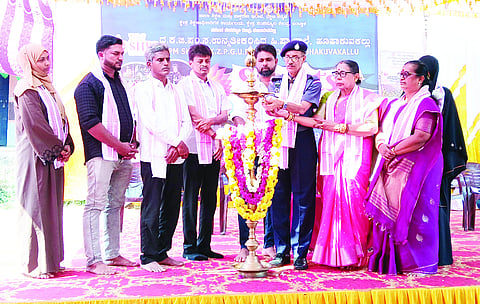 ಬಿಜೆಪಿ ಮಂಗಳೂರು ವಿಧಾನಸಭಾಧ್ಯಕ್ಷ ಜಗದೀಶ್ ಆಳ್ವ ಕುವೆತ್ತಬೈಲ್ ಪ್ರತಿಭಾ ಪುರಸ್ಕಾರ ಕಾರ್ಯಕ್ರಮ ಉದ್ಘಾಟಿಸಿದರು. 