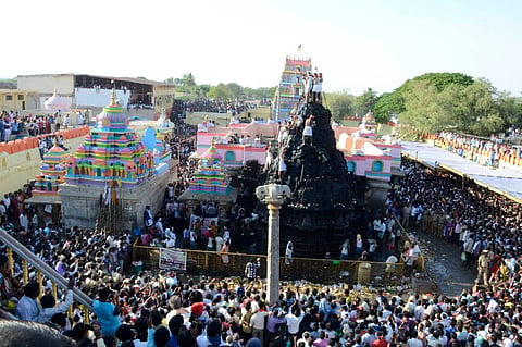 ಜಗತ್ತಿನ ಏಕೈಕ ಉಜ್ಜಯಿನಿ ಮರುಳಸಿದ್ದೇಶ್ವರ ಶಿಖರ ತೈಲಾಭಿಷೇಕ