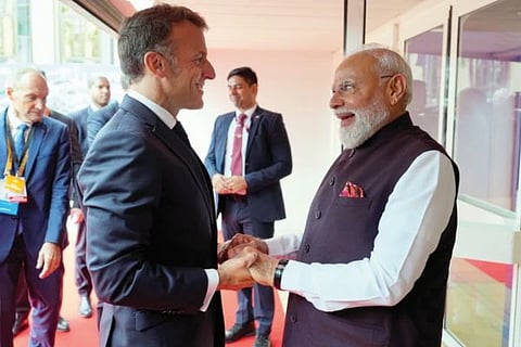 ಫ್ರಾನ್ಸ್ ಅಧ್ಯಕ್ಷ ಇಮ್ಯಾನುಯೆಲ್ ಮ್ಯಾಕ್ರನ್ ಮತ್ತು ಪ್ರಧಾನಿ ನರೇಂದ್ರ ಮೋದಿ  