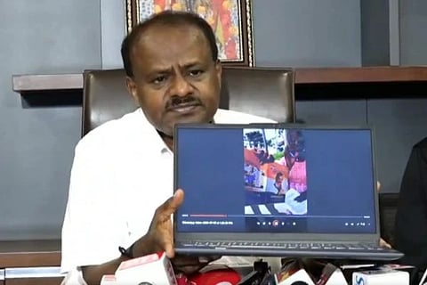  HD Kumaraswamy | ಎಸ್​ಐಆರ್​​ ಅಕ್ರಮದ ವಿಡಿಯೋ ಸಾಕ್ಷಿ ಬಿಡುಗಡೆ ಮಾಡಿದ ಕುಮಾರಸ್ವಾಮಿ! 