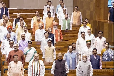 Vande Mataram | ದೇ ಮೊದಲ ಬಾರಿಗೆ ವಂದೇ ಮಾತರಂನೊಂದಿಗೆ ಆರಂಭವಾದ ಲೋಕಸಭೆ ಕಲಾಪ!