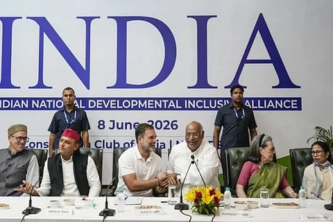 Rahul Gandhi |  ಇಂಡಿಯಾ ಒಕ್ಕೂಟದ ಸಭೆಯಲ್ಲಿ ಕಾಂಗ್ರೆಸ್​ ಸೇರಿದಂತೆ ಮಿತ್ರಪಕ್ಷಗಳ ನಾಯಕರು