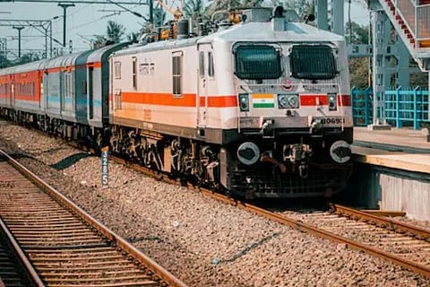 ರೈಲು ದರ ಕೊಂಚ ಹೆಚ್ಚಳ 