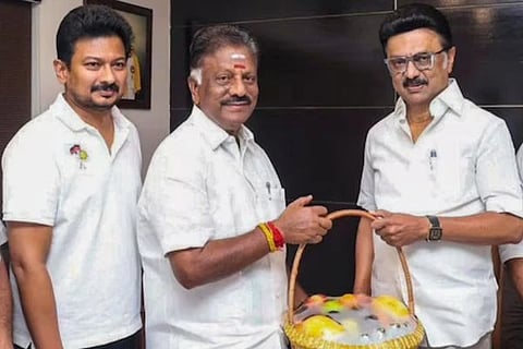 OPS Joins DMK |  ಮುಖ್ಯಮಂತ್ರಿ ಎಂ.ಕೆ. ಸ್ಟಾಲಿನ್​ರೊಂದಿಗೆ ಪನ್ನೀರ್‌ಸೆಲ್ವಂ