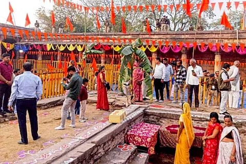 Bhojshala | ಭೋಜಶಾಲಾ ಆವರಣದಲ್ಲಿ ಭಕ್ತರಿಂದ ಭಜನೆ