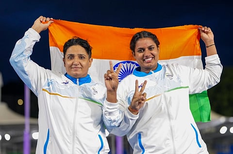 ಶರ್ಮಿಳಾ ಧಂಕರ್ (ಎಡ), ಕೆ.ಎಸ್​. ಶಿಲ್ಪಾ (ಬಲ)