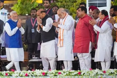 Lutyens Bungalows > ಕೇಂದ್ರ ಸಚಿವರ ಅಧಿಕೃತ ನಿವಾಸಗಳ ರಿಪೇರಿಗೆ 92 ಕೋಟಿ ರೂ ವೆಚ್ಚ!