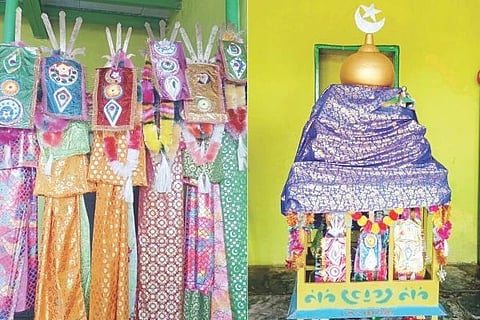 ಹೈದರನಗರದ ಮಸೀದಿಯಲ್ಲಿ ಪ್ರತಿಷ್ಠಾಪಿಸಿರುವ ಅಲಾಯಿ ದೇವರುಗಳು.