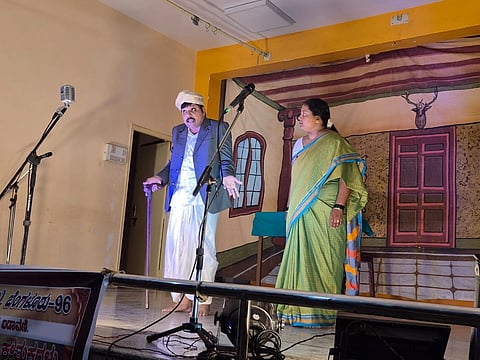 ಉತ್ತರ ಕನ್ನಡ ಸಂಘದ ಸ್ನೇಹ ಸಂಜೆ ಕಾರ್ಯಕ್ರಮದಲ್ಲಿ ರಂಗರಸಧಾರೆ ತಂಡದವರಿಂದ ‘ಬುರುಕಿ ವ್ರತ’ ಹಾಸ್ಯ ನಾಟಕ ಪ್ರದರ್ಶನ ಮಾಡಿದರು. 