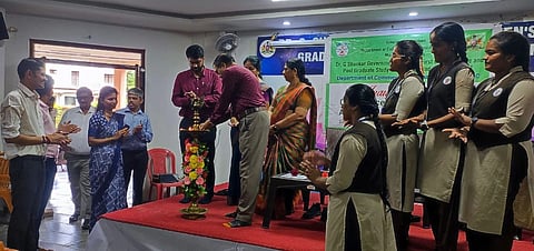 ಉಡುಪಿಯ ಡಾ. ಜಿ.ಶಂಕರ್​ ಕಾಲೇಜ್​ನಲ್ಲಿ "ವಾಣಿಜ್ಯ ಮತ್ತು ನಿರ್ವಹಣಾ ಸಂಘ'ವನ್ನು ಸಚಿನ್​ ಆರ್​. ಚಂದ್ರ ಉದ್ಘಾಟಿಸಿದರು. ಪ್ರೊ. ನಿಕೇತನಾ, ಪ್ರೊ. ಕೃಷ್ಣ ಭಟ್​, ಪ್ರೊ. ಶ್ರೀಮತಿ ಅಡಿಗ,  ಡಾ. ರವೀಶ್​ ಬಿ. ಇತರರಿದ್ದರು.