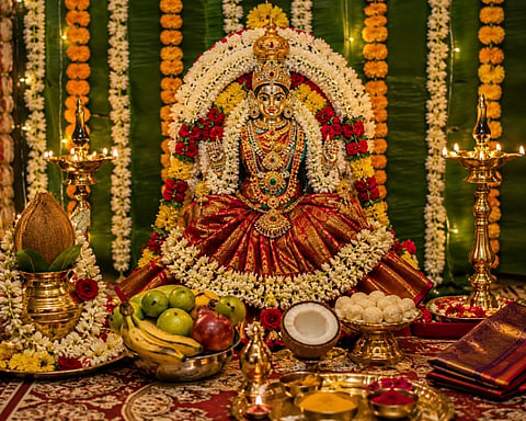 ಸೌಭಾಗ್ಯ, ಸಮೃದ್ಧಿಯ ಪ್ರತೀಕ ವರಮಹಾಲಕ್ಷ್ಮಿ ವ್ರತ; ಸುಮಂಗಲೆಯರ ಸಂಭ್ರಮದ ಹಬ್ಬ