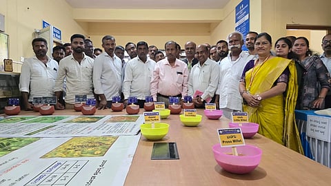ಮಂಡ್ಯ ತಾಲೂಕು ವಿ.ಸಿ ಫಾರಂನ ಕೃಷಿ ವಿಜ್ಞಾನಗಳ ವಿಶ್ವವಿದ್ಯಾಲಯದಲ್ಲಿ ಸಿರಿಧಾನ್ಯ ಬೆಳೆಗಳ ಪ್ರಾತ್ಯಕ್ಷಿಕೆ ನಡೆಯಿತು. 