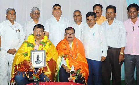 ಬೀದರ್‍ನ ಮಹಾಲಕ್ಷ್ಮಿ ಸಭಾಂಗಣದಲ್ಲಿ ಕರ್ನಾಟಕ ಪಶು ವೈದ್ಯಕೀಯ ವಿಶ್ವವಿದ್ಯಾಲಯದ ವ್ಯವಸ್ಥಾಪಕ ಮಂಡಳಿ ನೂತನ ಸದಸ್ಯ ವಿಜಯಕುಮಾರ ಪಾಟೀಲ ಗಾದಗಿ ಹಾಗೂ ಜಿಲ್ಲಾ ಸಹಕಾರ ಕೇಂದ್ರ ಬ್ಯಾಂಕ್ ನಿವೃತ್ತ ಪ್ರಧಾನ ವ್ಯವಸ್ಥಾಪಕ ವಿಠ್ಠಲರೆಡ್ಡಿ ಅವರನ್ನು ಸನ್ಮಾನಿಸಲಾಯಿತು.