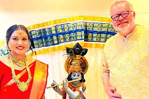 22 ವರ್ಷದ ಮಗನ ಸಮ್ಮುಖದಲ್ಲಿ ಸ್ಕಾಟ್ಲೆಂಡ್​ ಸಂಸದನನ್ನು ಮದ್ವೆಯಾದ ಭಾರತೀಯ ಮಹಿಳೆ! ವೀಸಾದಿಂದ ಹುಟ್ಟಿದ ಪ್ರೀತಿ ಇದು... Wedding 