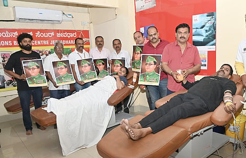 ನೇತಾಜಿ ಸುಭಾಷ್‌ಚಂದ್ರ ಬೋಸ್ ಜನ್ಮ ದಿನಾಚರಣೆ ಪ್ರಯುಕ್ತ ಮೈಸೂರು ನಗರದ ಜೀವದಾರ ರಕ್ತ ನಿಧಿ ಕೇಂದ್ರದಲ್ಲಿ ರಕ್ತದಾನ ನಡೆಯಿತು.