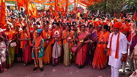 ಹಿಂದೂ ಸಮಾಜೋತ್ಸವದ ಪ್ರಯುಕ್ತ ಶೋಭಾಯಾತ್ರೆ ನಡೆಯಿತು.