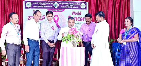 ಓಡಿಪಿ ಸಂಸ್ಥೆ ವತಿಯಿಂದ ಆಯೋಜಿಸಿದ್ದ ಕ್ಯಾನ್ಸರ್ ಪೀಡಿತರಿಗೆ ಸಹಾಯ ಧನ ವಿತರಿಸುವ ಕಾರ್ಯಕ್ರಮವನ್ನು ಸಂಸ್ಥೆಯ ನಿರ್ದೇಶಕರಾದ ಫಾದರ್ ಟೆನ್ನಿ ಕುರಿಯನ್ ಉದ್ಘಾಟಿಸಿದರು. ಫಾದರ್ ಜಾನ್ ಫರ್ನಾಂಡೀಸ್, ಡಾ.ಪಿ.ಪ್ರದೀಪ್, ಮಹದೇವಸ್ವಾಮಿ, ಸ್ಟಾೃನಿ ಲೋಬೋ, ರತ್ನಾ ಹಾಗೂ ಇತರರು ಇದ್ದರು.