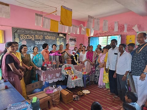 ಸ್ವಯಂ ಸೇವಾ ಸಂಘಟನೆಯಿಂದ ಪ್ರಭುನಗರದ ಸರ್ಕಾರಿ ಶಾಲೆಗೆ ವಿವಿಧ ಉಪಯೋಗಿ ಸಾಮಗ್ರಿಗಳನ್ನು ದೇಣಿಗೆ ನೀಡುವ ಕಾರ್ಯಕ್ರಮ ಹಮ್ಮಿಕೊಳ್ಳಲಾಯಿತು. 