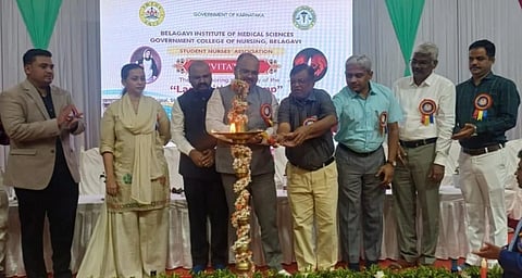  ಬಿಮ್ಸ ಸರ್ಕಾರಿ ನರ್ಸಿಂಗ್ ಕಾಲೇಜಿನಲ್ಲಿ ನಡೆದ ದೀಪದಾನ  ಸಮಾರಂಭವನ್ನು ರಾಜೀವಗಾಂಧಿ ವಿವಿಯ  ಡಾ. ತನ್ವೀರ್ ಅಹಮದ್ ನಾಯ್ಕೋಡಿ, ಬಿಮ್ಸ್ ನಿರ್ದೇಶಕ  ಡಾ. ಅಶೋಕ ಕುಮಾರ್ ಶೆಟ್ಟಿ ಉದ್ಘಾಟಿಸಿದರು.