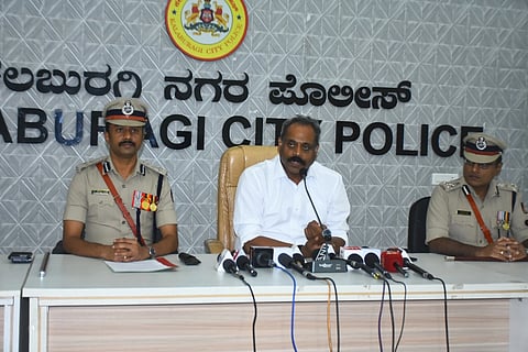 ನಗರ ಪೊಲೀಸ್ ಆಯುಕ್ತ ಡಾ. ಶರಣಪ್ಪ ಎಸ್.ಡಿ.,  ಈಶಾನ್ಯ ವಲಯ ಪೊಲೀಸ್ ಉಪಮಹಾನಿರೀಕ್ಷಕ ಶಾಂತನು ಸಿನ್ಹಾ,  ಕಲಬುರಗಿ ಎಸ್ಪಿ ಅಡ್ಡೂರು ಶ್ರೀನಿವಾಸಲು, ಯಾದಗಿರಿ ಎಸ್ಪಿ ಪೃಥ್ವಿಕ್ ಶಂಕರ‌, ಬೀದರ್ ಎಸ್ಪಿ ಪ್ರದೀಪ ಗುಂಟೆ ಇದ್ದರು.