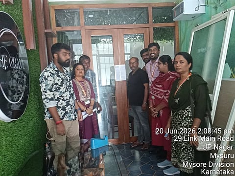  ನಿಯಮ ಉಲ್ಲಂಘಿಸಿದ ಉದ್ದಿಮೆಯೊಂದನ್ನು ಬಂದ್ ಮಾಡಿದ ಮೈಸೂರು ನಗರ ಪಾಲಿಕೆ ಅಧಿಕಾರಿಗಳು