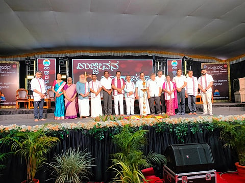 ಉಪ್ಪಿನಂಗಡಿ ಕೆಮ್ಮಾರದಲ್ಲಿ ದ್ವಾರಕಾ ಸಮೂಹ ಸಂಸ್ಥೆಯ ಉಜ್ಜೀವನ ಬಡಾವಣೆ ಲೋಕಾರ್ಪಣೆಗೊಳಿಸಲಾಯಿತು. ಶಾಸಕಿ ಭಾಗೀರಥಿ ಮುರುಳ್ಯ, ವಿಧಾನ ಪರಿಷತ್ ಸದಸ್ಯ ಕಿಶೋರ್‌ಕುಮಾರ್ ಬೊಟ್ಯಾಡಿ, ಬೆಂಗಳೂರು ಜೀವಿನ್ ಸೀನಿಯರ್ ಕೇರ್‌ನ ಡಾ.ಮುರಳೀಧರ ಭಟ್, ಮಾಜಿ ಶಾಸಕ ಸಂಜೀವ ಮಠಂದೂರು, ದ್ವಾರಕಾ ಸಮೂಹ ಸಂಸ್ಥೆ ವ್ಯವಸ್ಥಾಪಕ ನಿರ್ದೇಶಕ ಗೋಪಾಲಕೃಷ್ಣ ಭಟ್ಟ ಮತ್ತಿತರರಿದ್ದರು.
