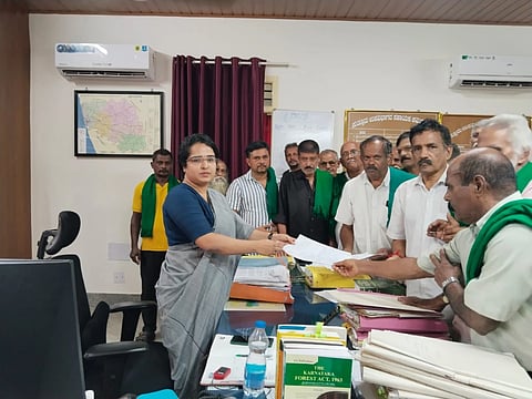 ಸಹಾಯಕ ಆಯುಕ್ತೆ ಸ್ಟೆಲ್ಲಾ ವರ್ಗೀಸ್‌ ಅವರಿಗೆ ಮೆಸ್ಕಾಂ ಖಾಸಗೀಕರಣ ವಿರೋ˜ಸಿ ಮನವಿ ಸಲ್ಲಿಸಲಾಯಿತು. ಶ್ರೀಧರ ಶೆಟ್ಟಿ, ಮನೋಹರ ಶೆಟ್ಟಿ, ಹೊನ್ನಪ್ಪ ಗೌಡ, ಮುರುವ ಮಹಾಬಲ ಭಟ್‌ ಮೊದಲಾದವರಿದ್ದರು.